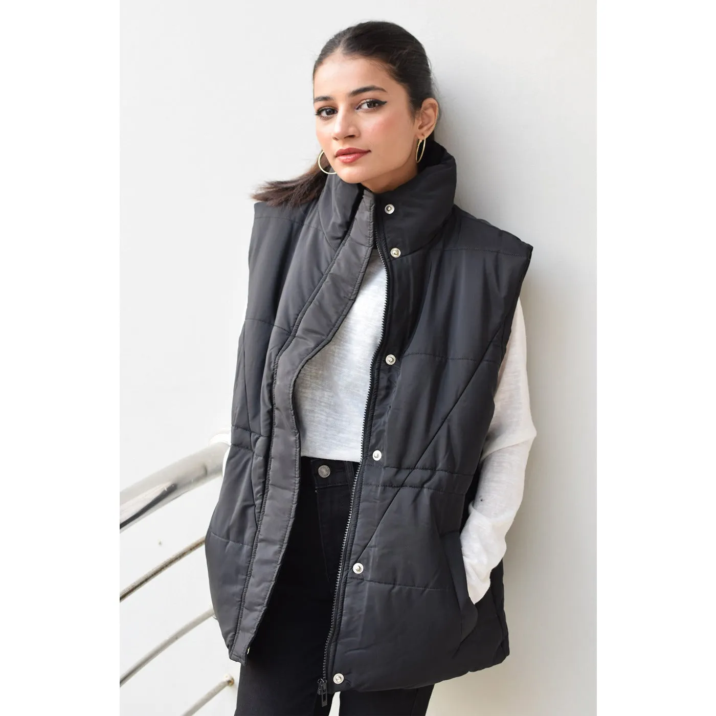 Black Sleeveless Puffer Gilet