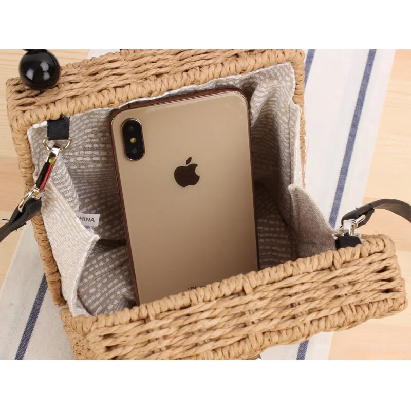 Trendy Wooden Bead Metal Lock Handbag