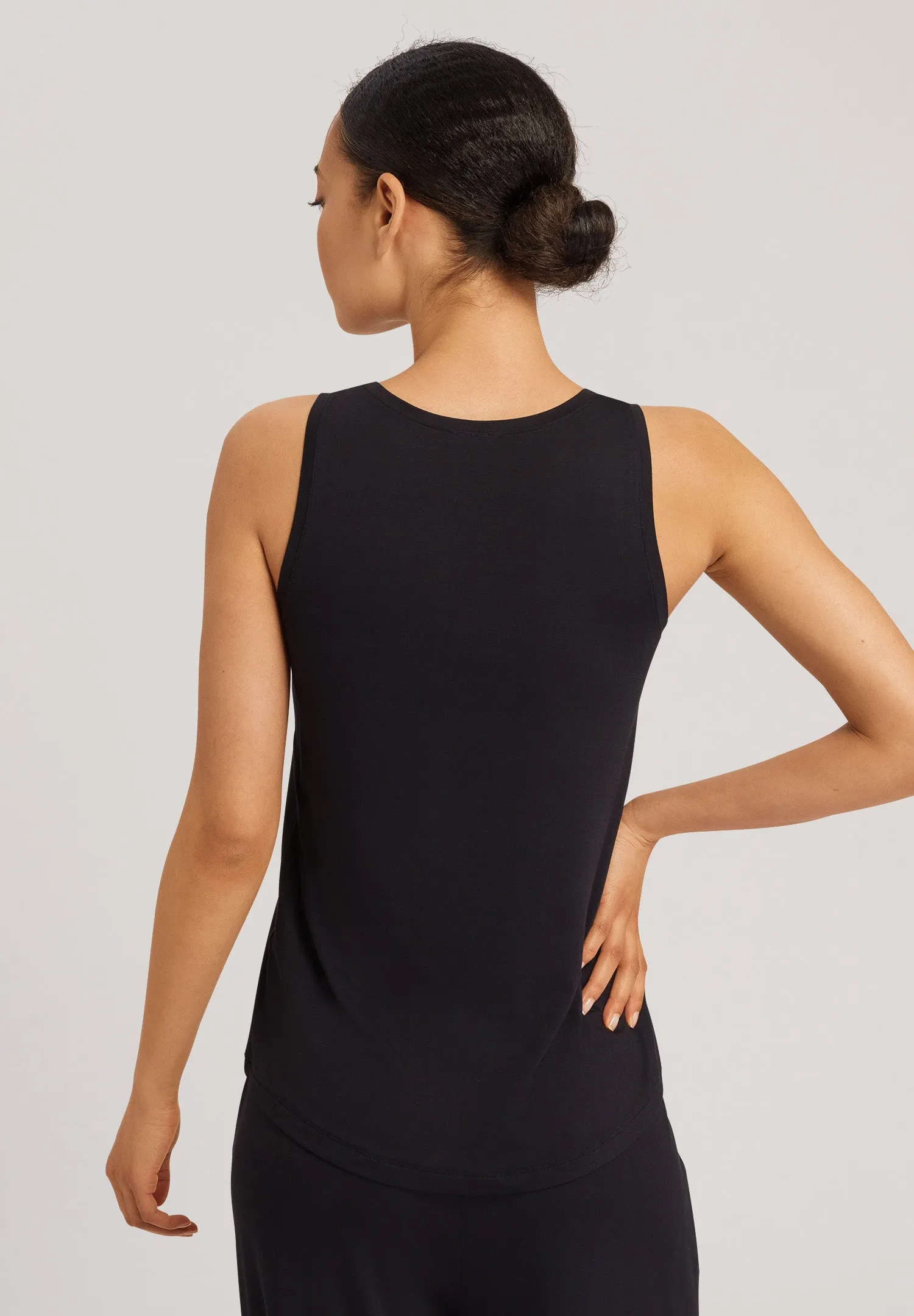 Yoga Relaxed Round Neck Tank Top | Black Beauty 78794-2199